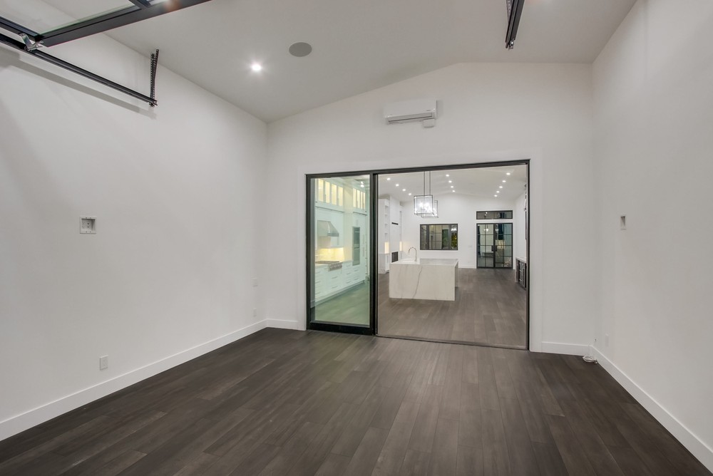 Virtual tour photo 66 of 92 for 4081 Forney Ave