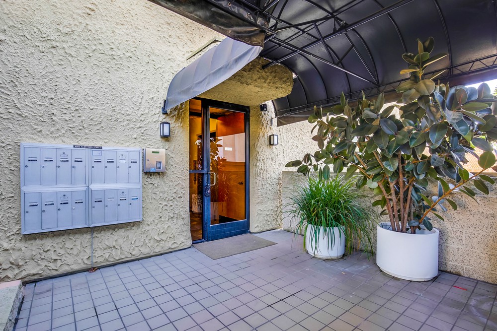 Virtual tour photo 3 of 33 for 4082 Albatross St