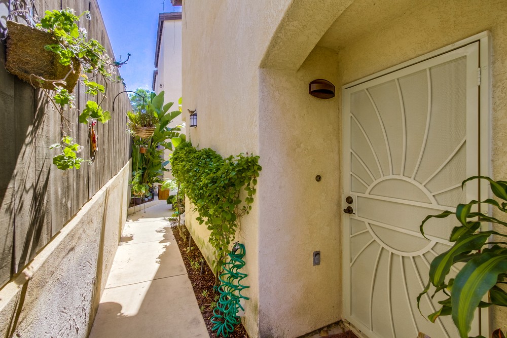 Virtual tour photo 1 of 26 for 4084 Texas St