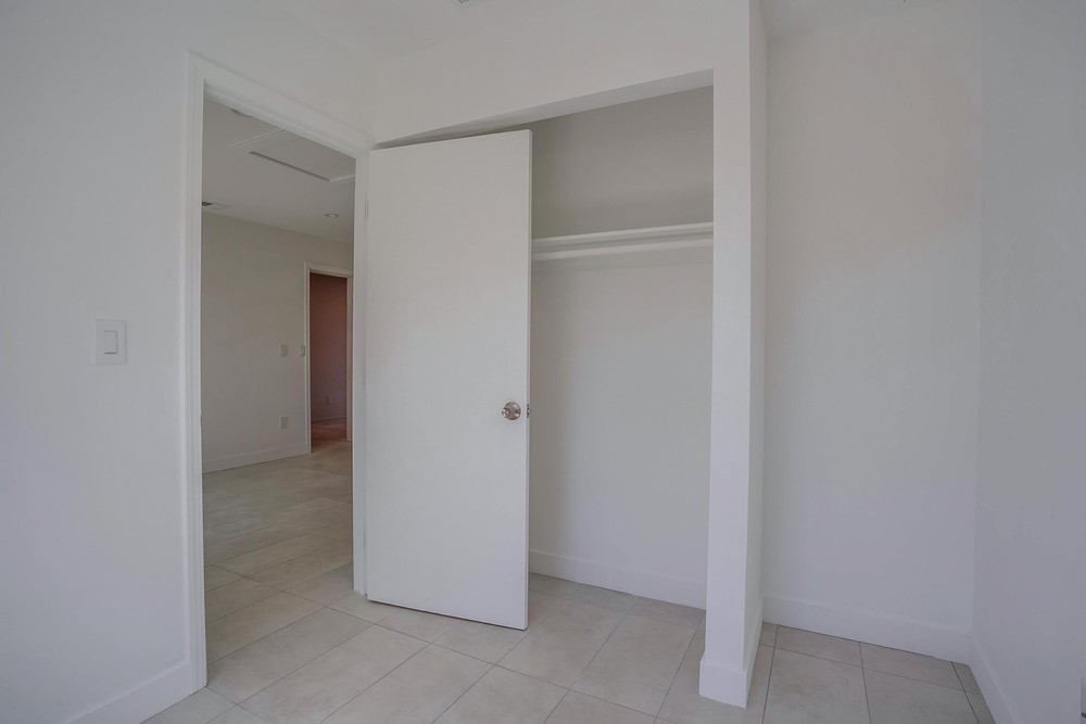 Virtual tour photo 16 of 21 for 4086 38th St