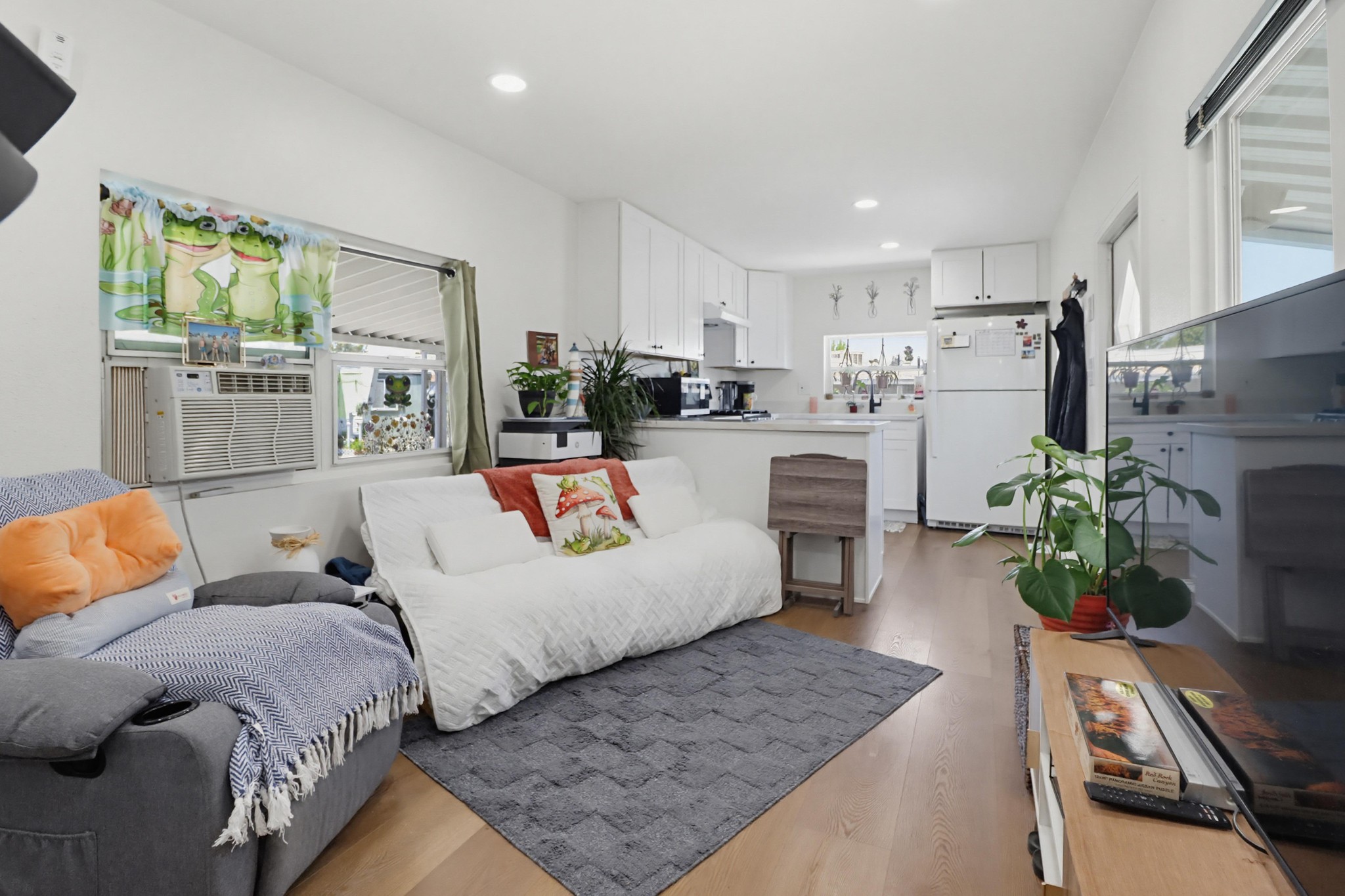 Virtual tour photo 9 of 28 for 410 S 1st St SPC 142