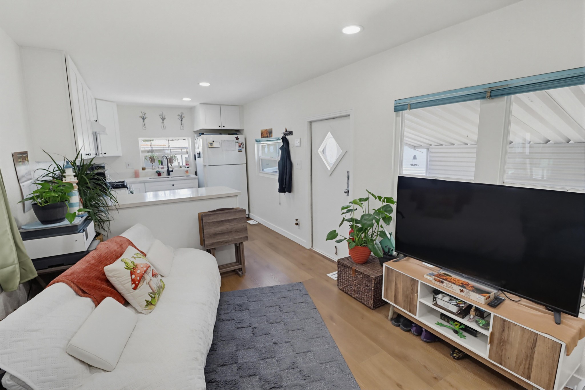 Virtual tour photo 12 of 28 for 410 S 1st St SPC 142
