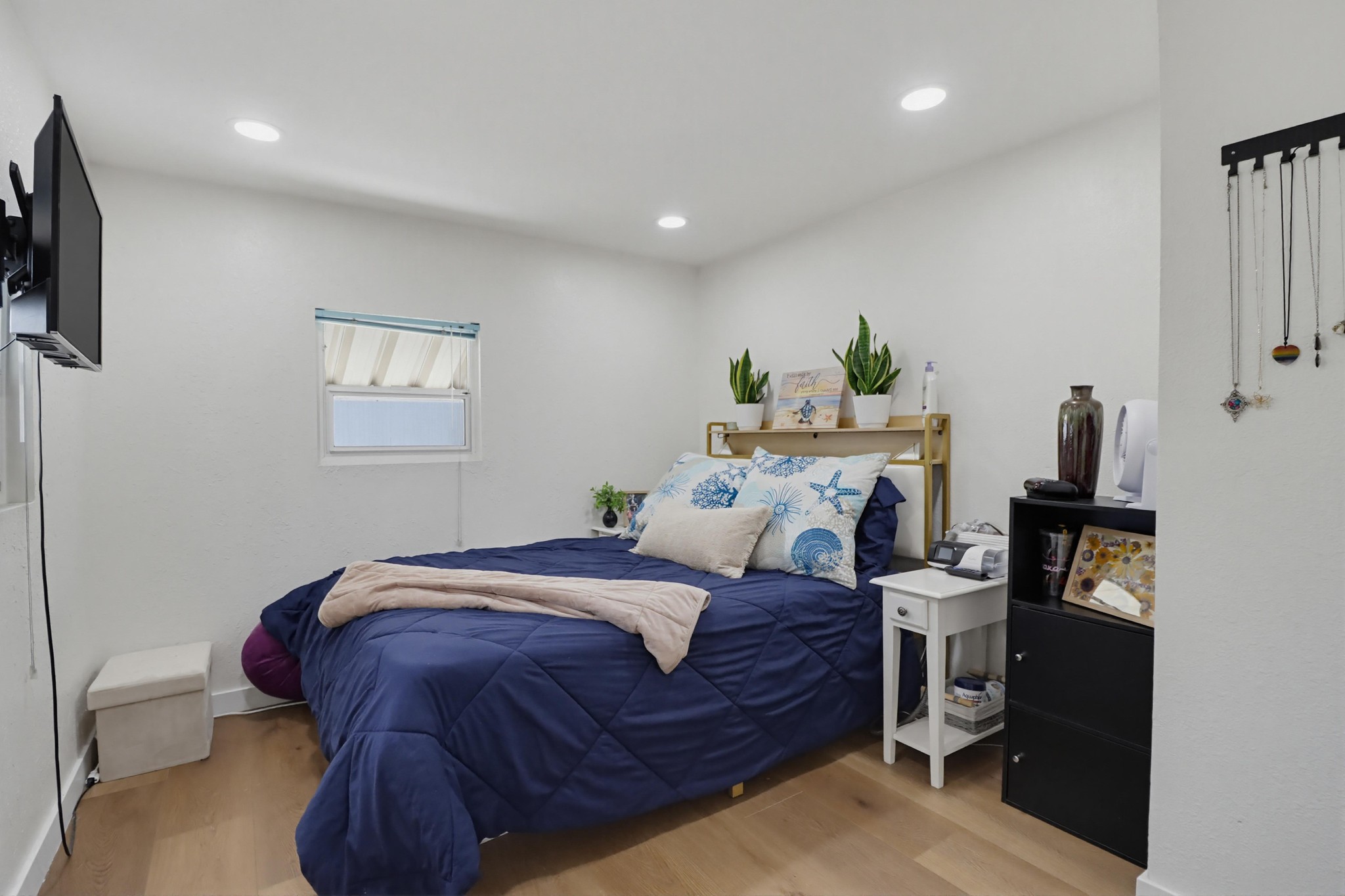 Virtual tour photo 18 of 28 for 410 S 1st St SPC 142