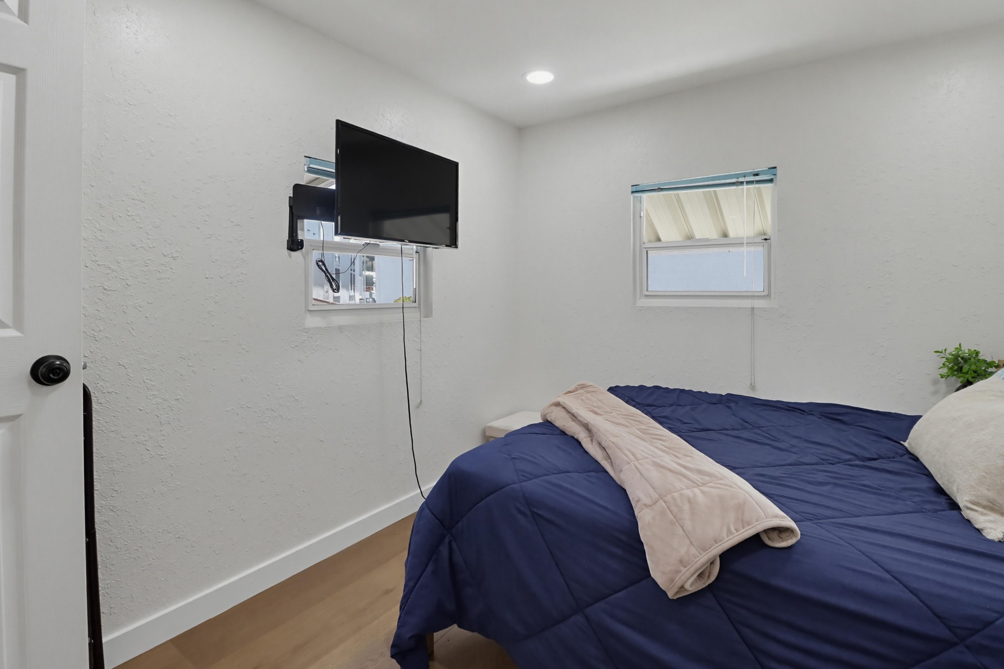 Virtual tour photo 19 of 28 for 410 S 1st St SPC 142