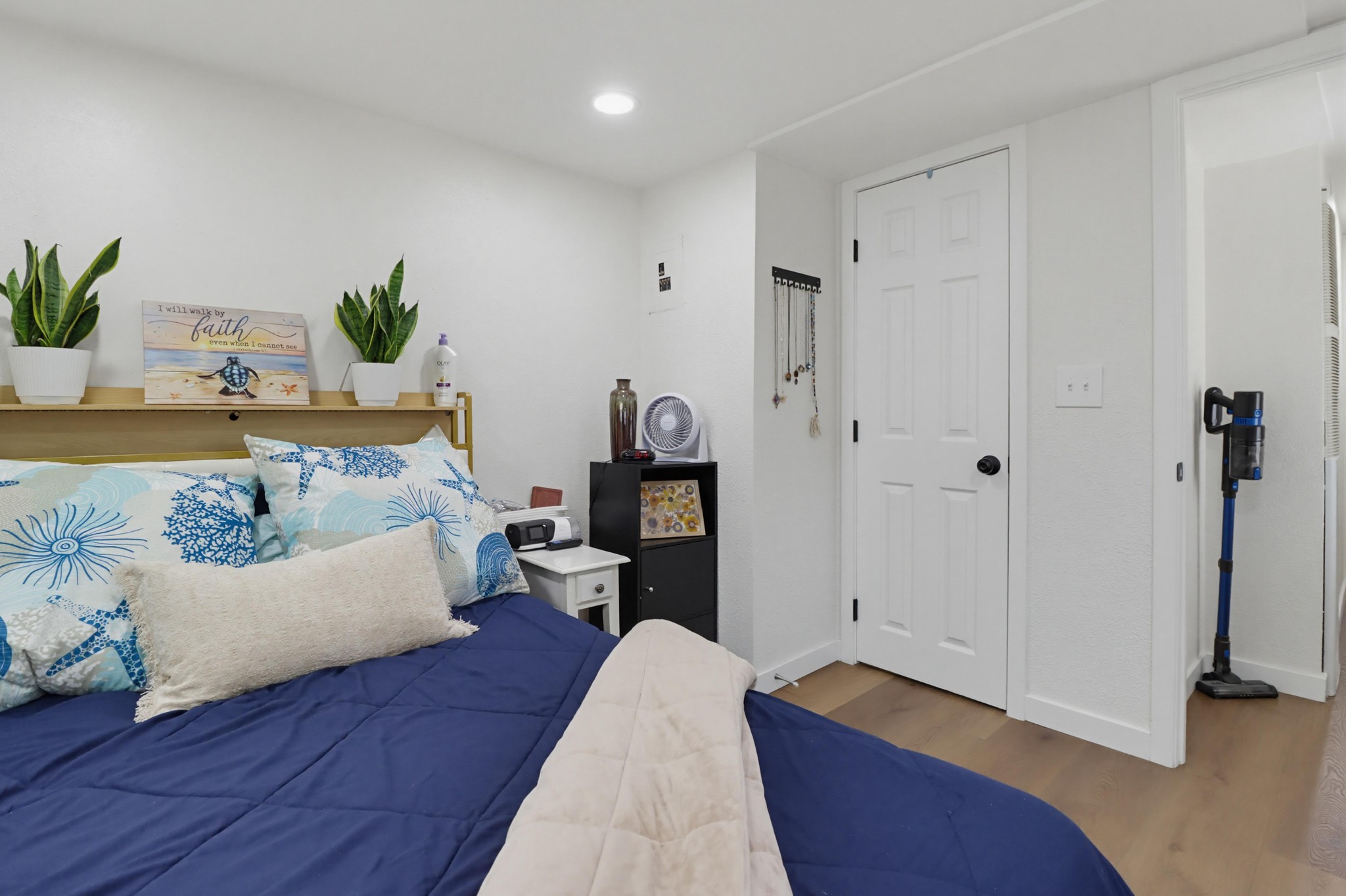 Virtual tour photo 21 of 28 for 410 S 1st St SPC 142