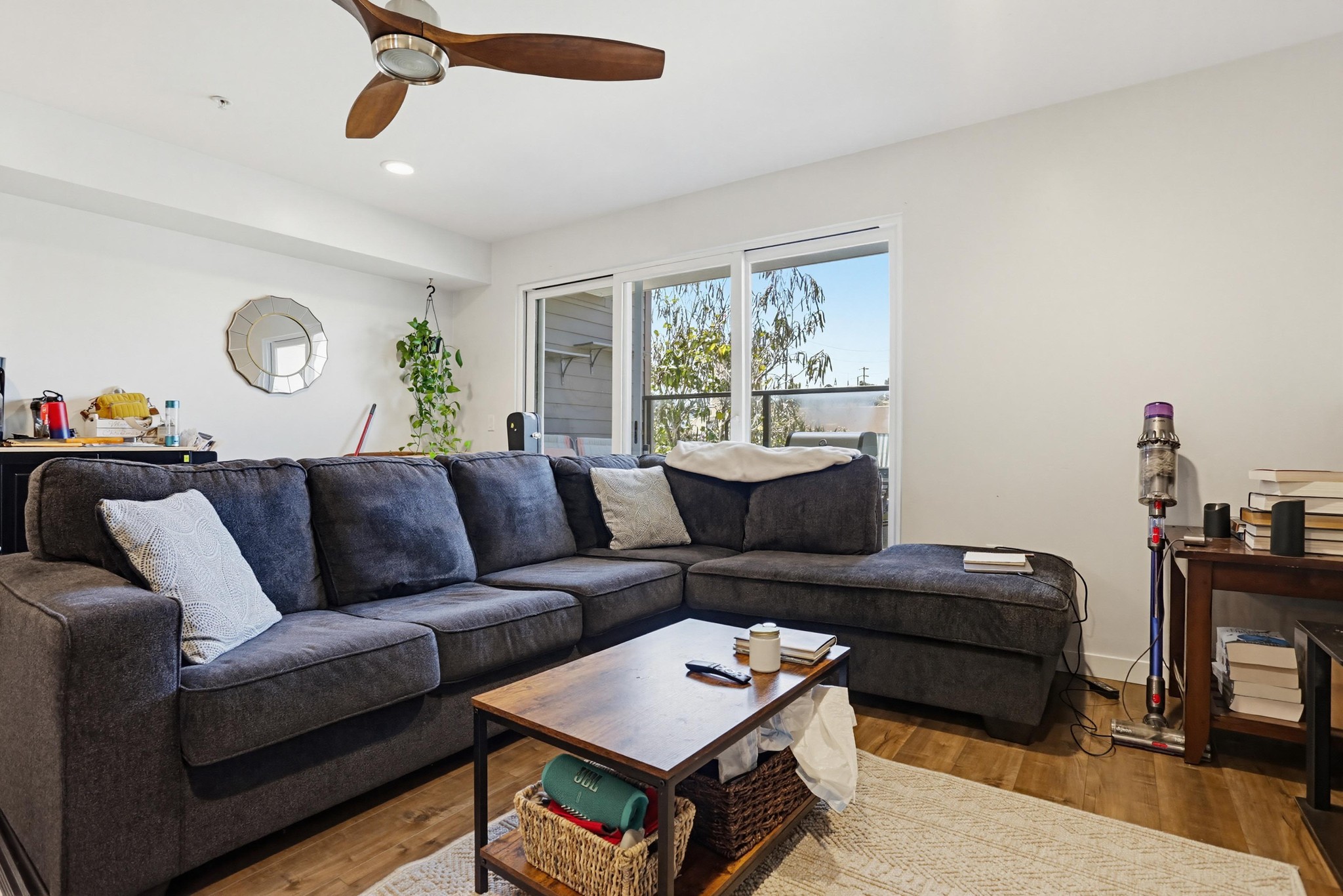 Virtual tour photo 11 of 29 for 4100 Voltaire St Unit 210