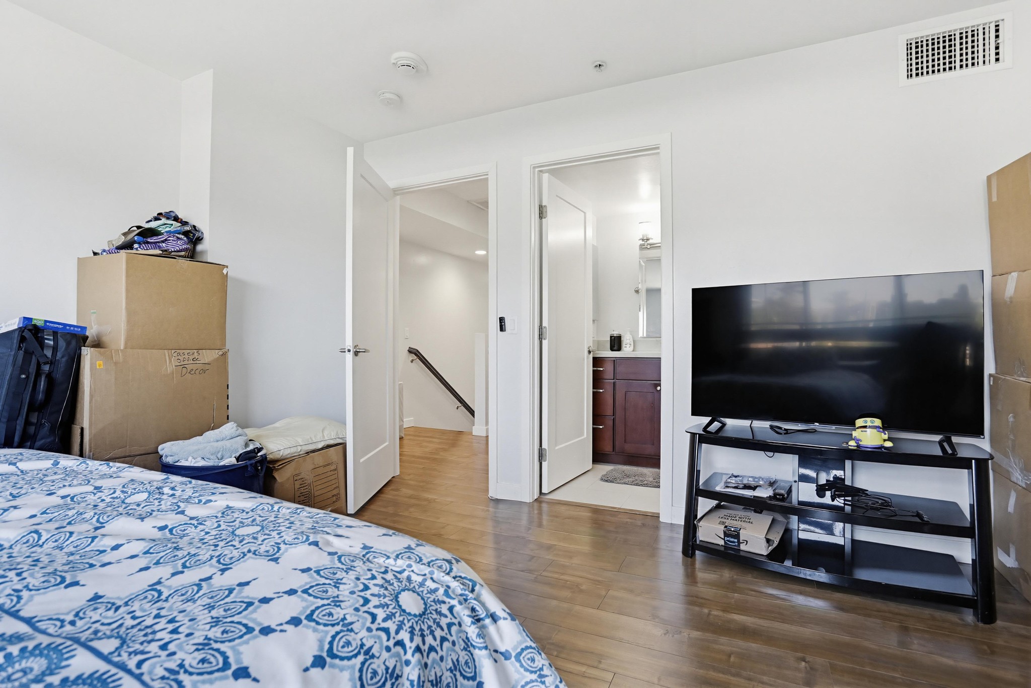 Virtual tour photo 20 of 29 for 4100 Voltaire St Unit 210