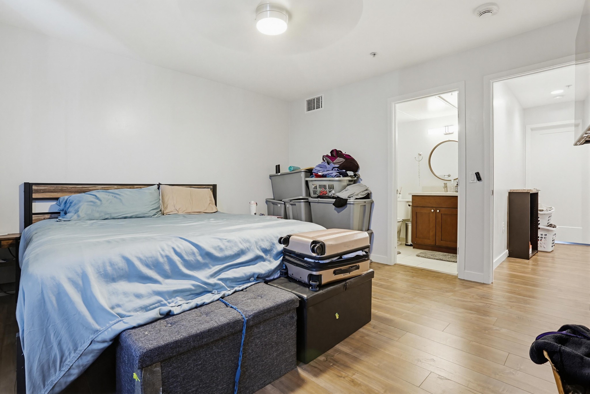 Virtual tour photo 23 of 29 for 4100 Voltaire St Unit 210