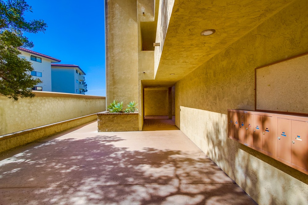 Virtual tour photo 7 of 49 for 4103 Asher St