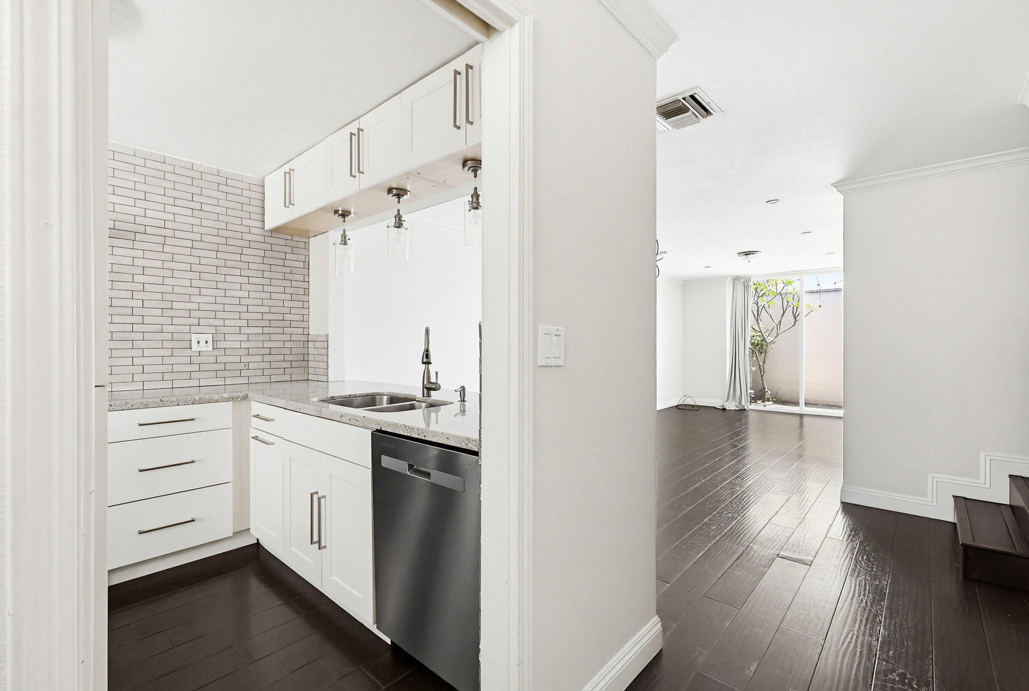 Virtual tour photo 13 of 65 for 411 C Ave