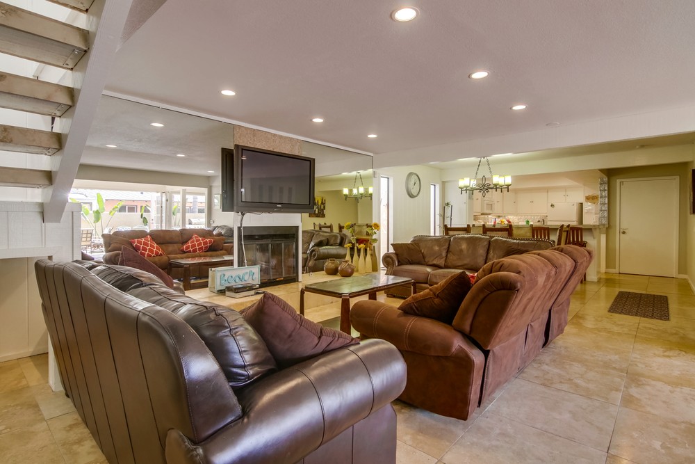 Virtual tour photo 9 of 87 for 4111 Bayard St