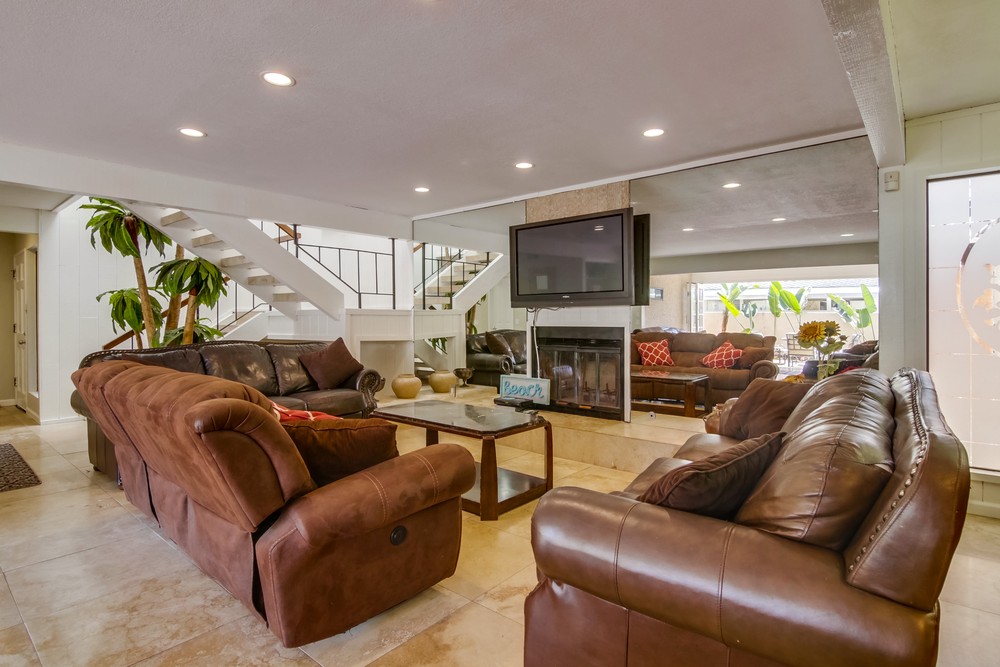Virtual tour photo 10 of 87 for 4111 Bayard St