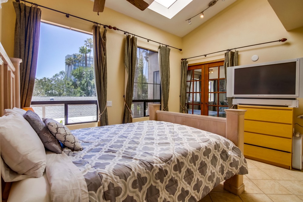 Virtual tour photo 56 of 87 for 4111 Bayard St