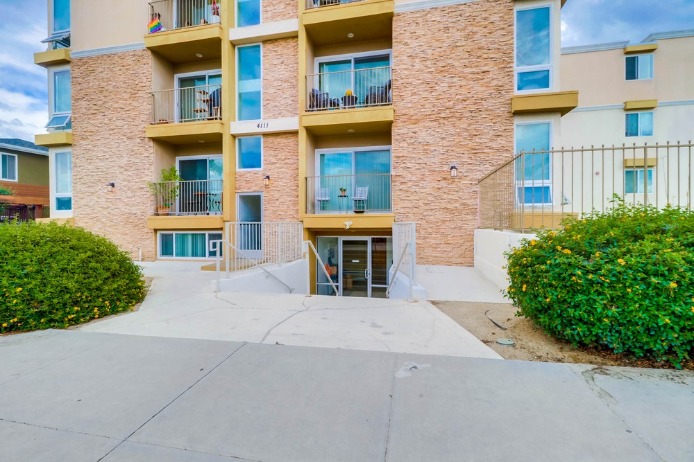 Virtual tour photo 4 of 29 for 4111 Illinois St UNIT 208