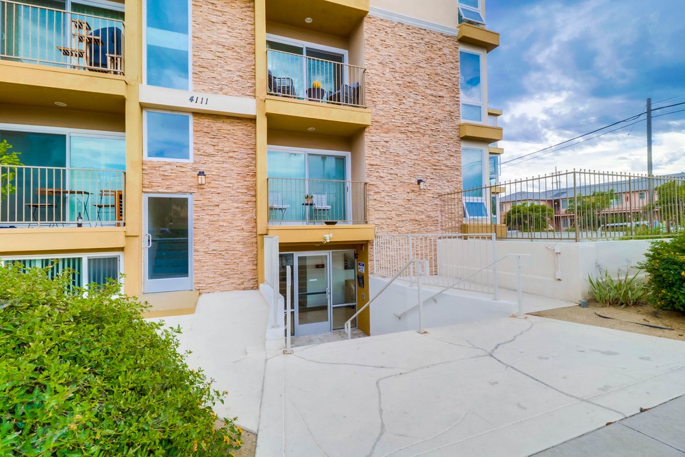 Virtual tour photo 5 of 29 for 4111 Illinois St UNIT 208