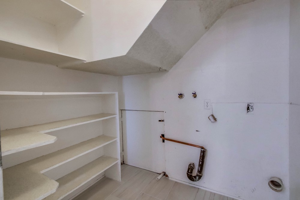 Virtual tour photo 43 of 52 for 4112 Genesee Ave