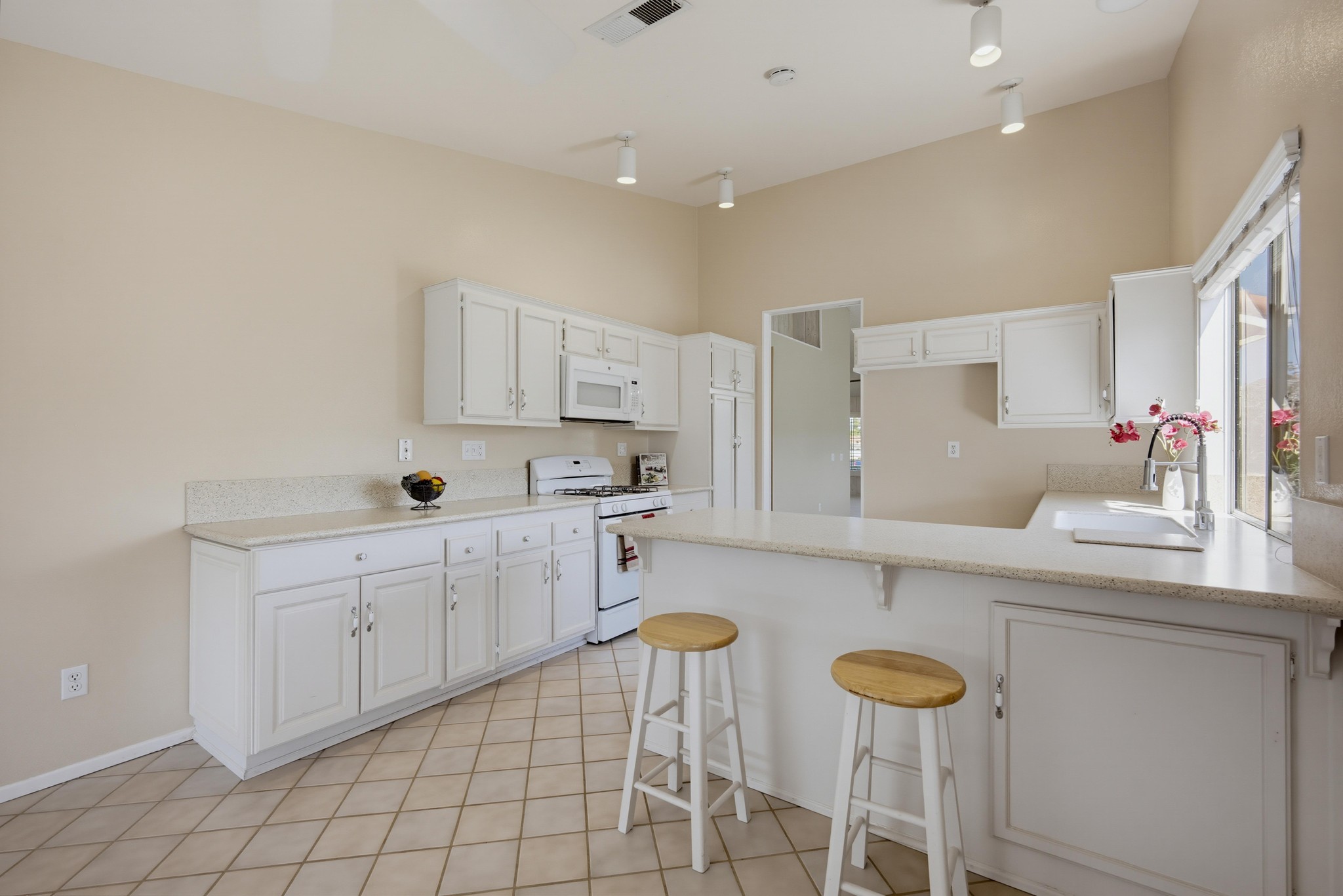 Virtual tour photo 29 of 63 for 41123 Round Hill Ct