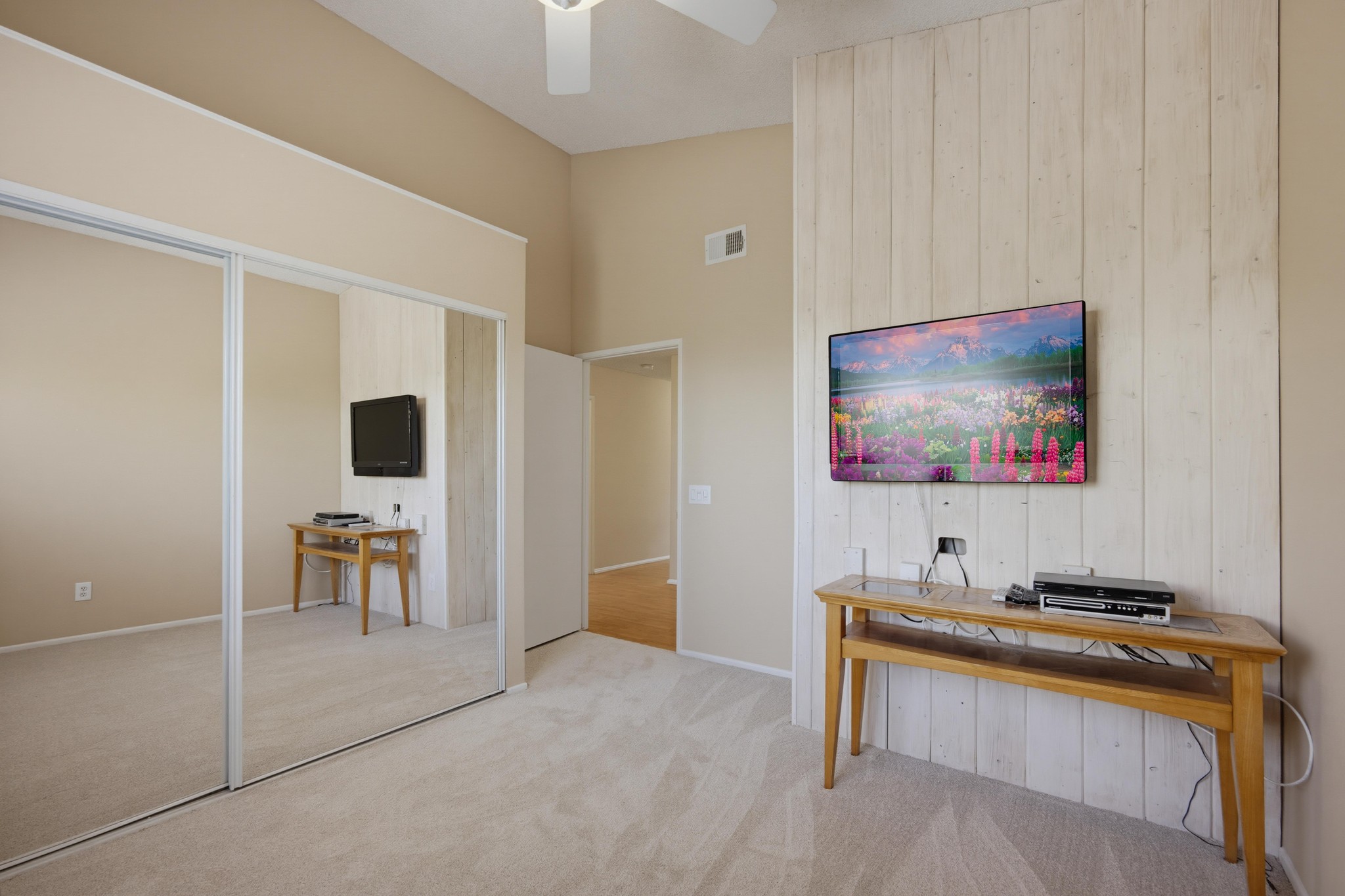 Virtual tour photo 41 of 63 for 41123 Round Hill Ct