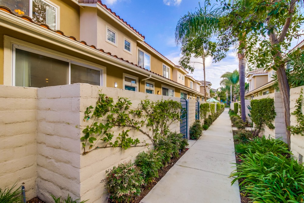 Virtual tour photo 3 of 31 for 4114 Via Candidiz #111