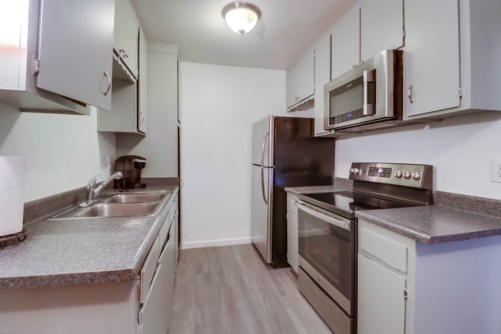 Virtual tour photo 16 of 34 for 4115 Cherokee Ave APT 6