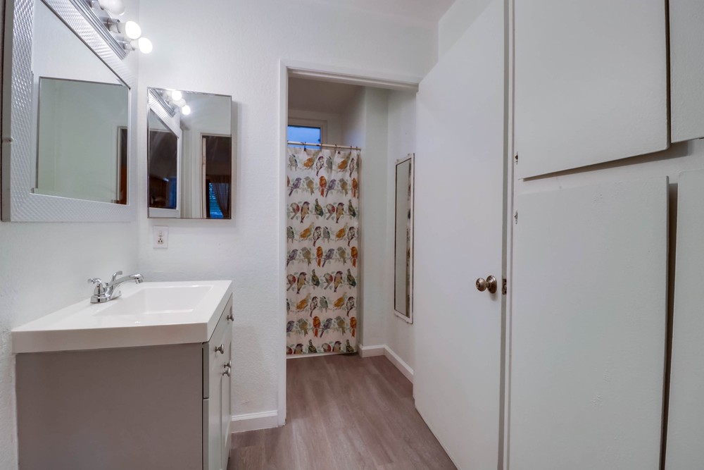 Virtual tour photo 23 of 34 for 4115 Cherokee Ave APT 6
