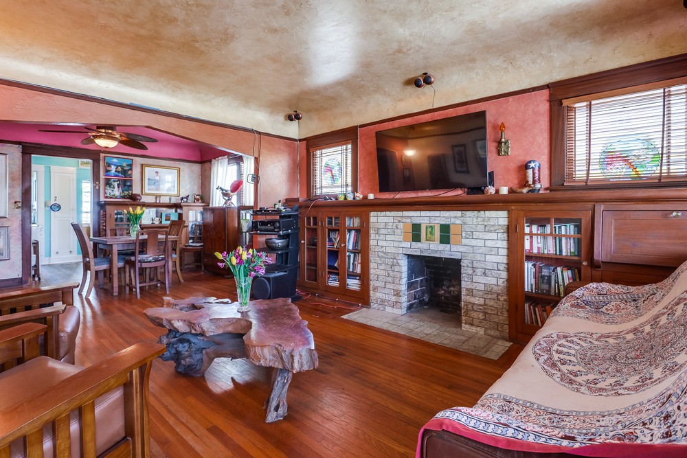 Virtual tour photo 4 of 47 for 4115 Mississippi St