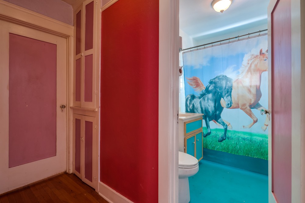 Virtual tour photo 19 of 47 for 4115 Mississippi St