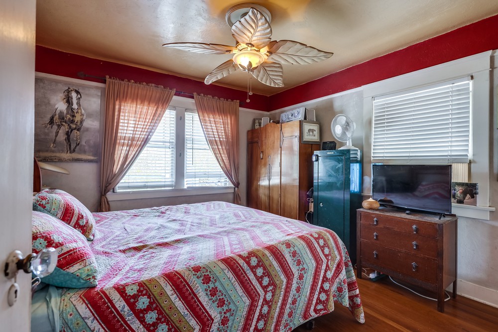 Virtual tour photo 22 of 47 for 4115 Mississippi St