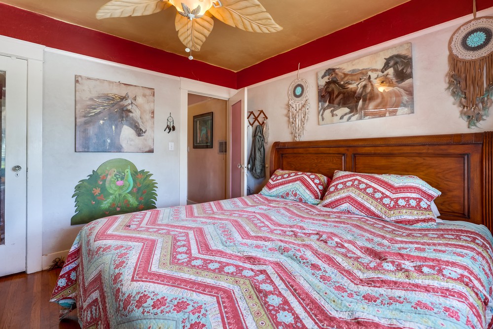 Virtual tour photo 24 of 47 for 4115 Mississippi St
