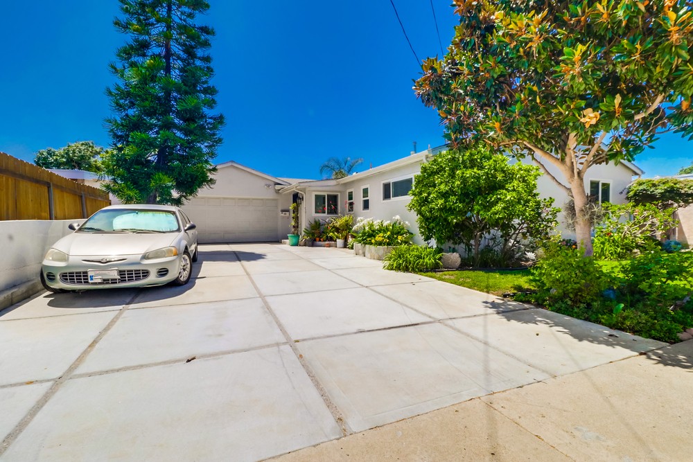 Virtual tour photo 1 of 41 for 4125 Chippewa Ct