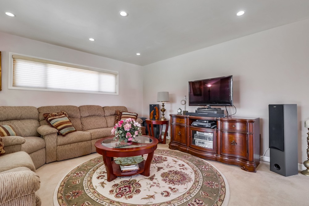 Virtual tour photo 10 of 41 for 4125 Chippewa Ct
