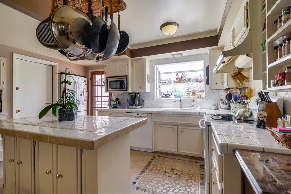 Virtual tour photo 14 of 41 for 4125 Chippewa Ct