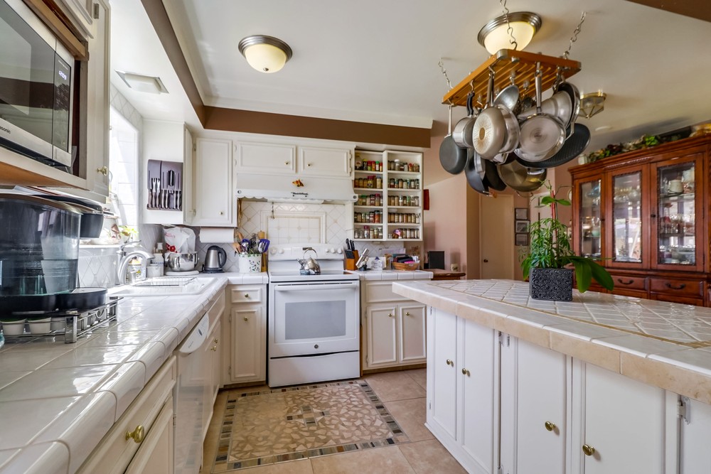 Virtual tour photo 17 of 41 for 4125 Chippewa Ct