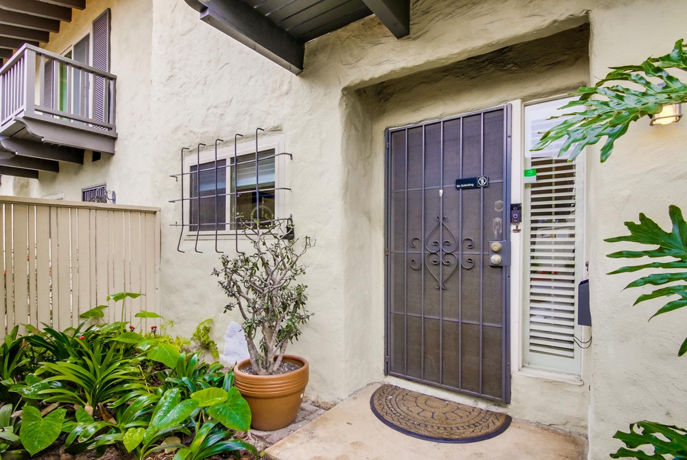 Virtual tour photo 7 of 52 for 4126 Loma Riviera Ln