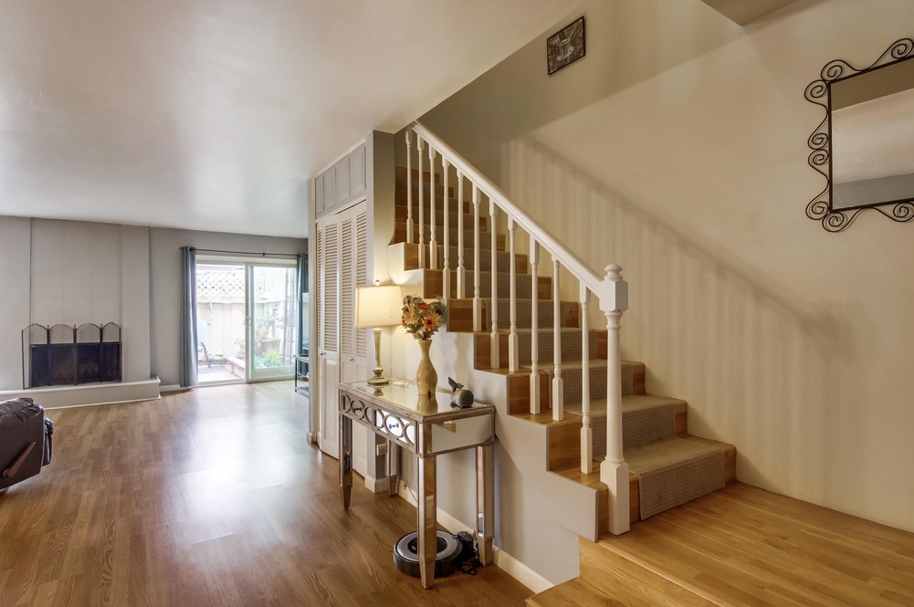 Virtual tour photo 9 of 52 for 4126 Loma Riviera Ln