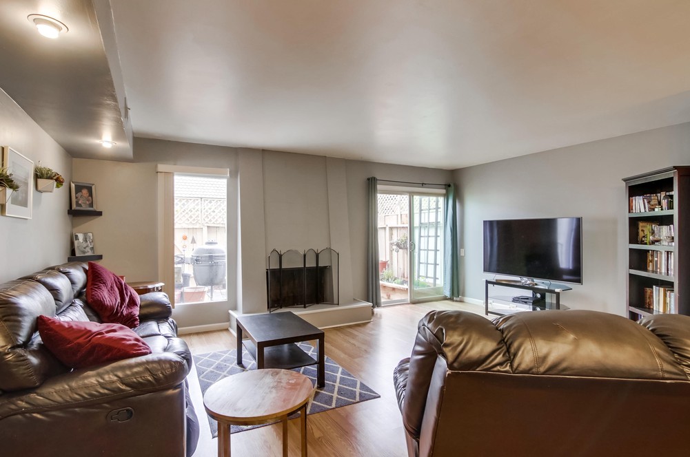 Virtual tour photo 13 of 52 for 4126 Loma Riviera Ln