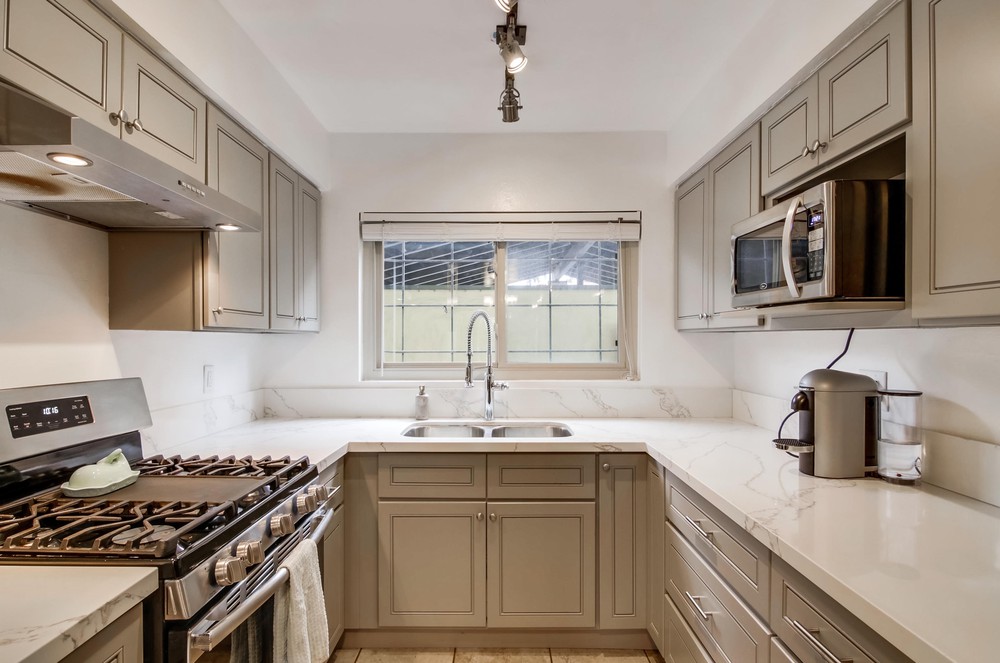 Virtual tour photo 24 of 52 for 4126 Loma Riviera Ln