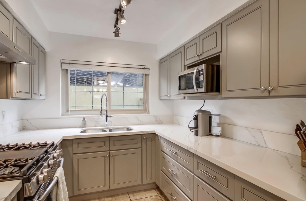 Virtual tour photo 25 of 52 for 4126 Loma Riviera Ln