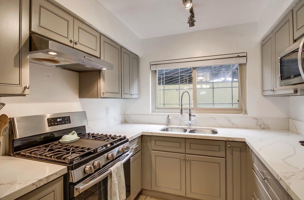 Virtual tour photo 26 of 52 for 4126 Loma Riviera Ln