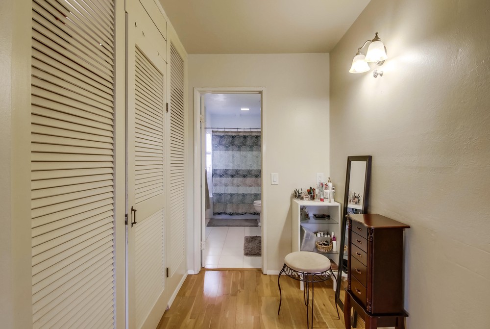 Virtual tour photo 40 of 52 for 4126 Loma Riviera Ln