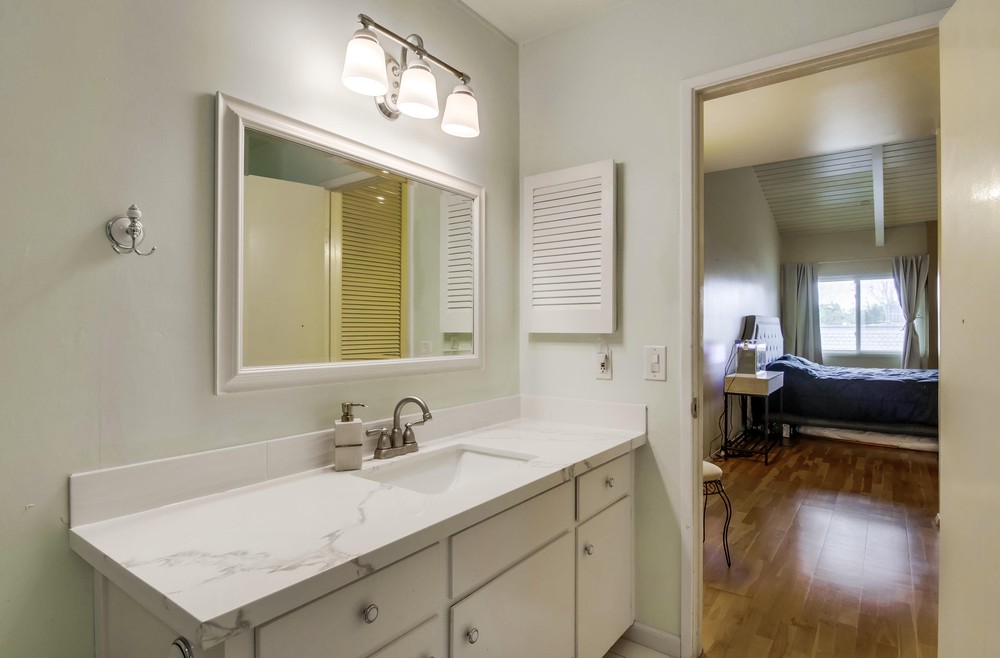 Virtual tour photo 43 of 52 for 4126 Loma Riviera Ln