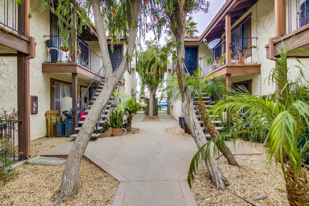 Virtual tour photo 6 of 43 for 4129 Highland Ave #4