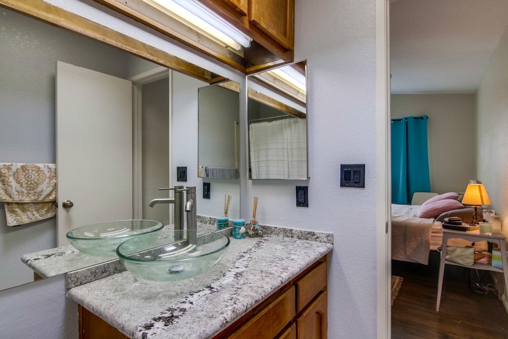 Virtual tour photo 37 of 43 for 4129 Highland Ave #4