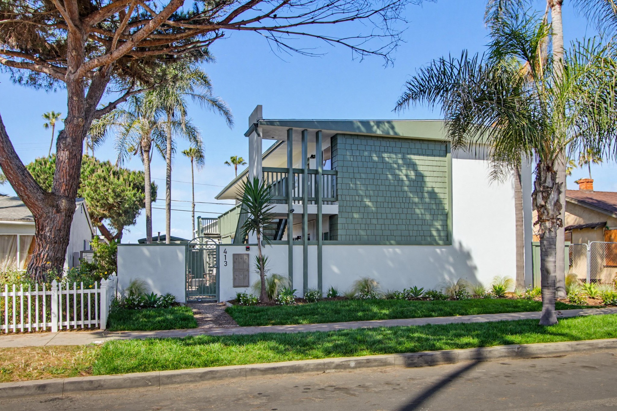 Virtual tour photo 3 of 48 for 413 S Myers St