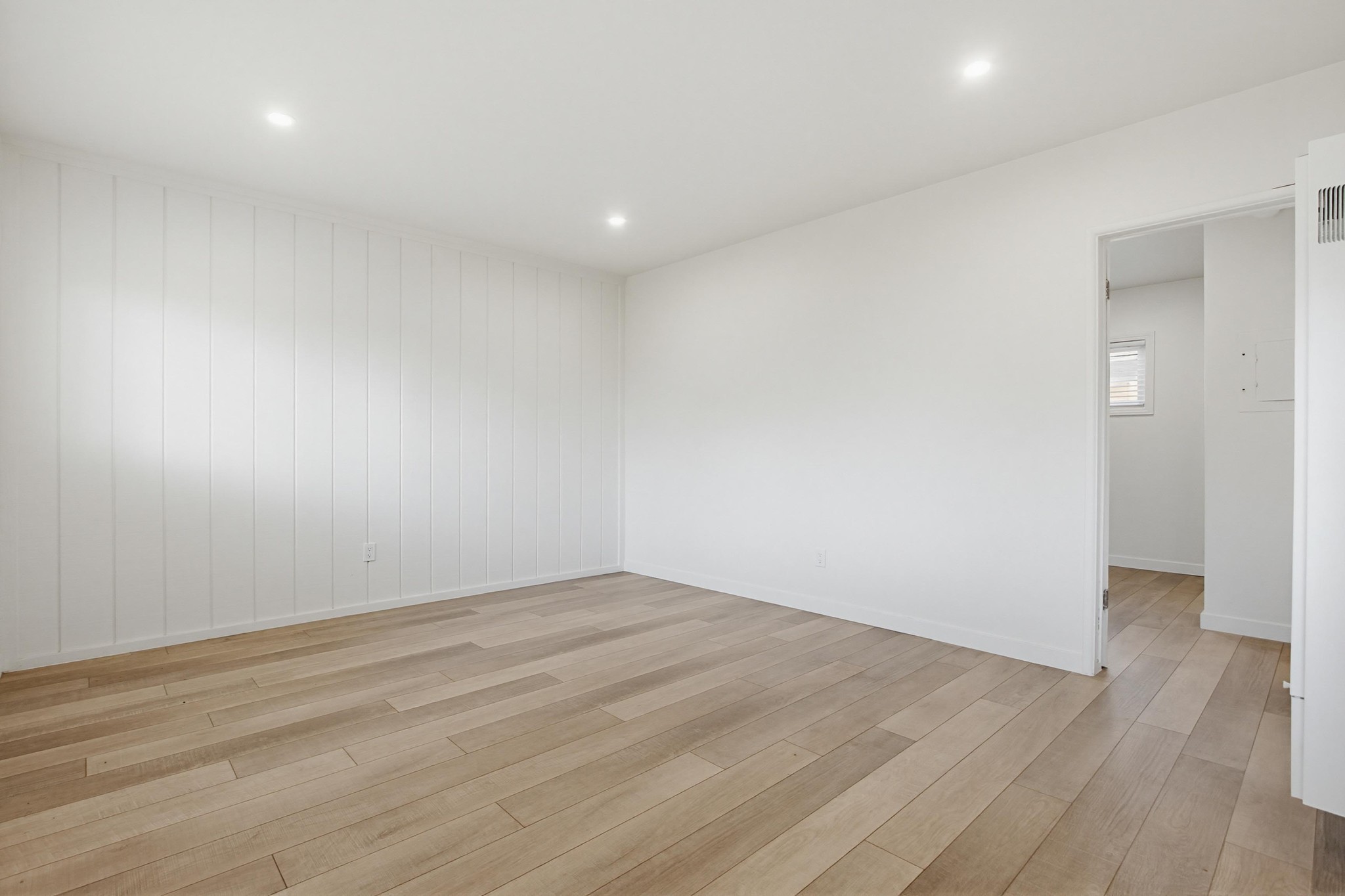 Virtual tour photo 20 of 48 for 413 S Myers St