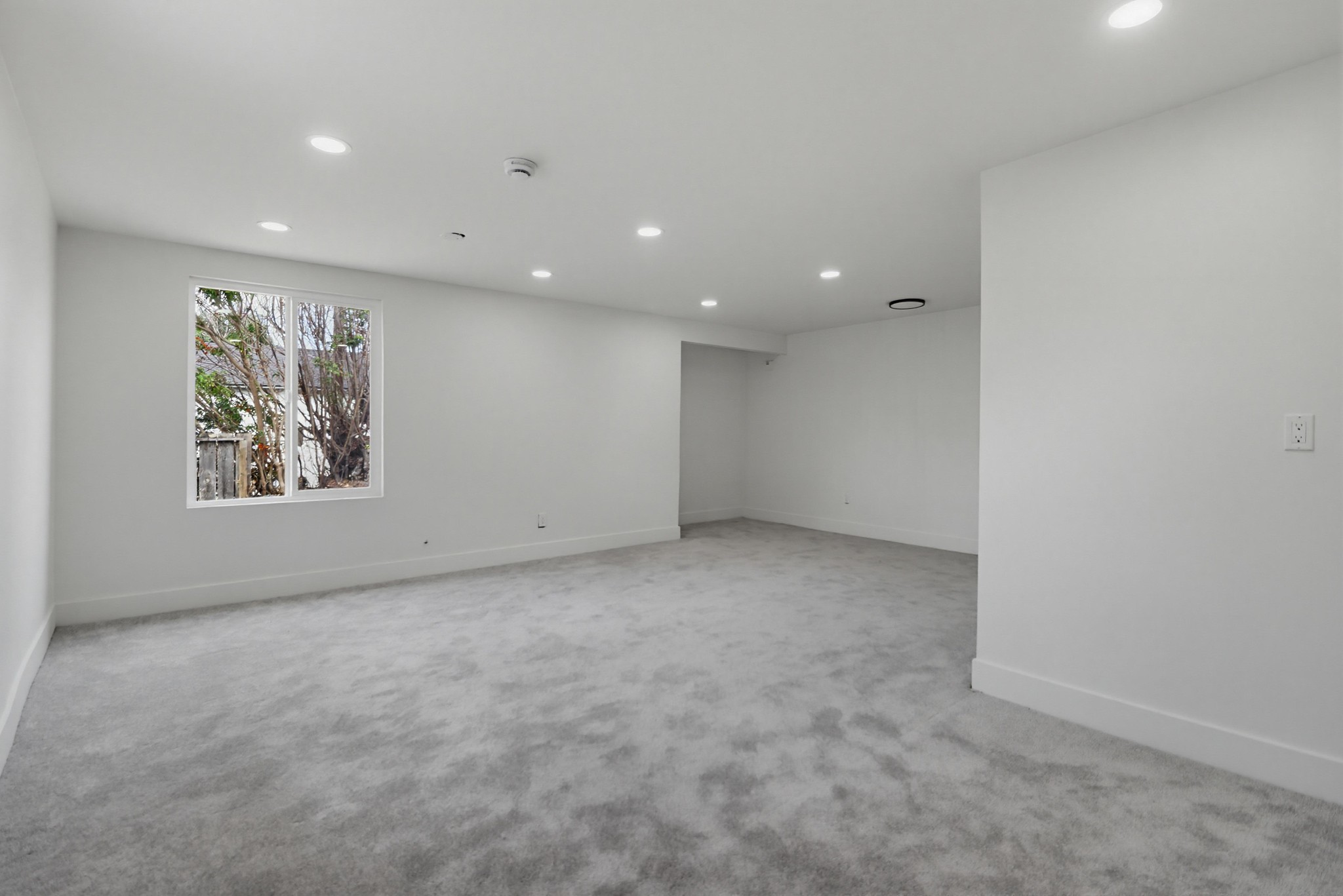 Virtual tour photo 28 of 43 for 4132 Division St