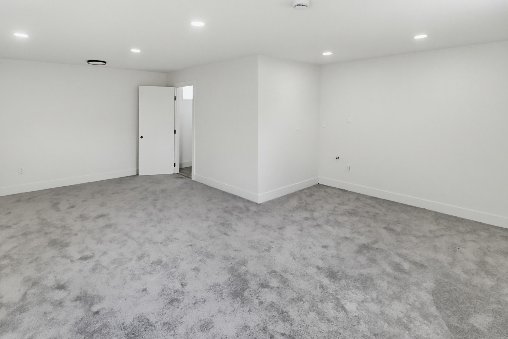 Virtual tour photo 31 of 43 for 4132 Division St