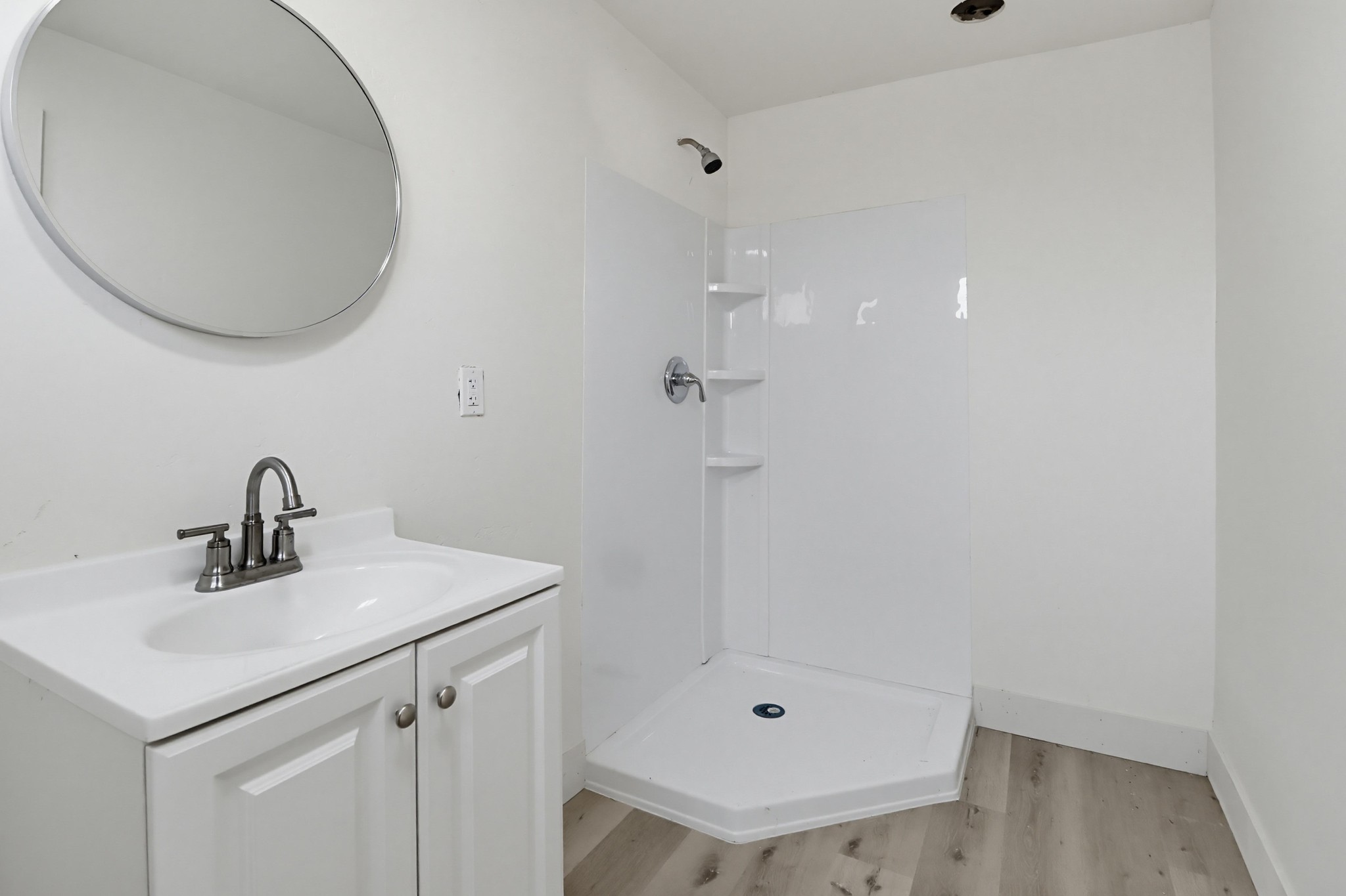 Virtual tour photo 32 of 43 for 4132 Division St