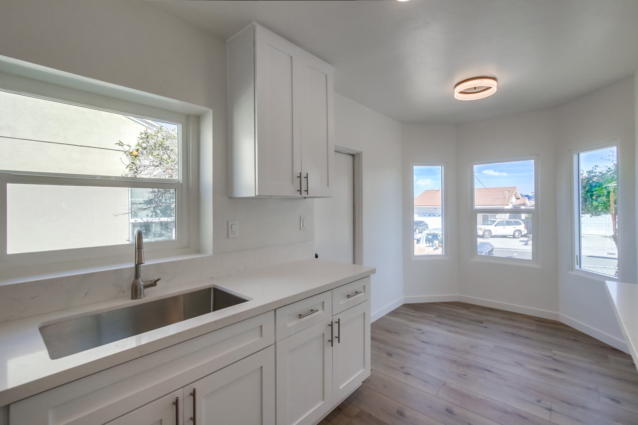 Virtual tour photo 7 of 43 for 4132 Division St