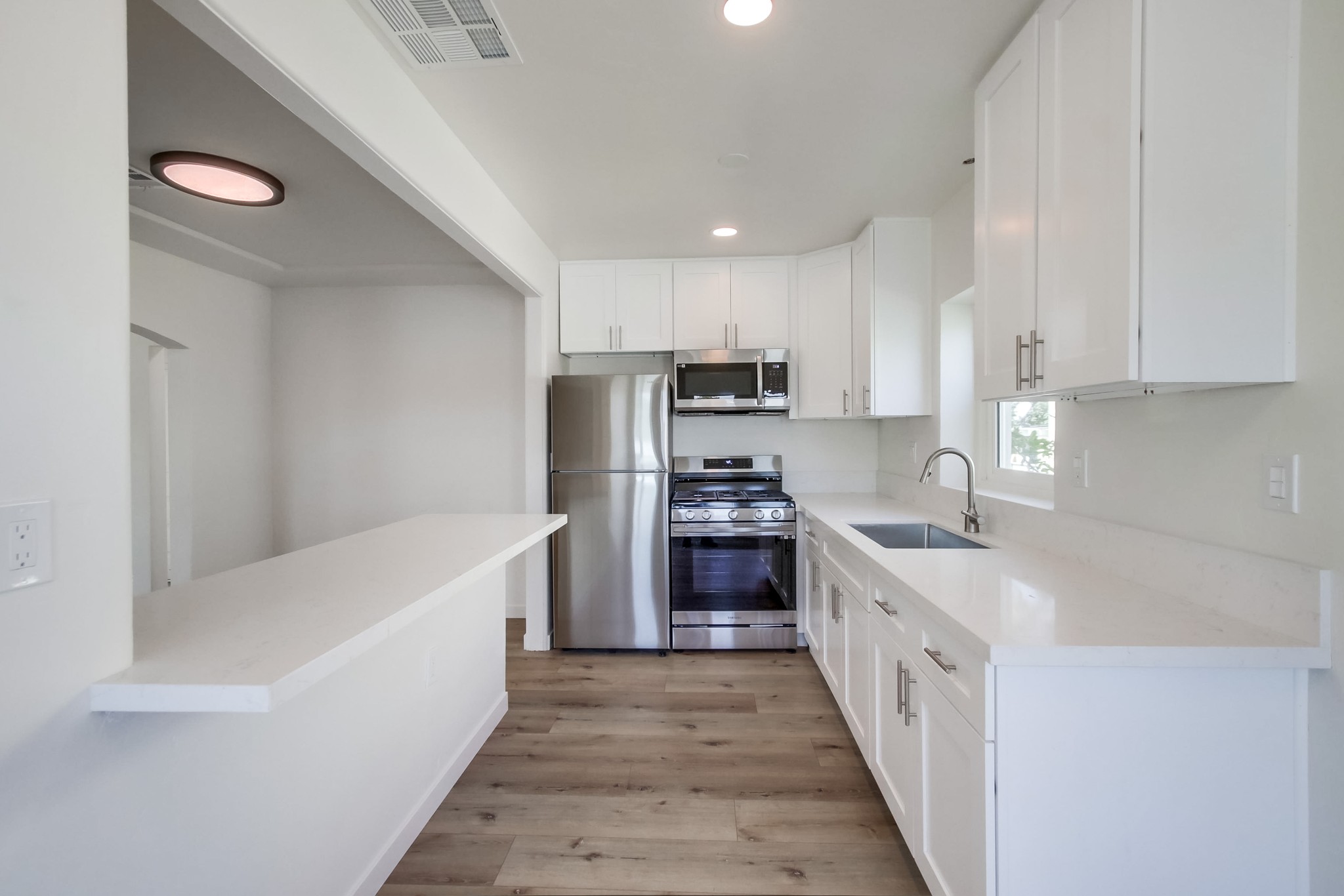 Virtual tour photo 4 of 43 for 4132 Division St